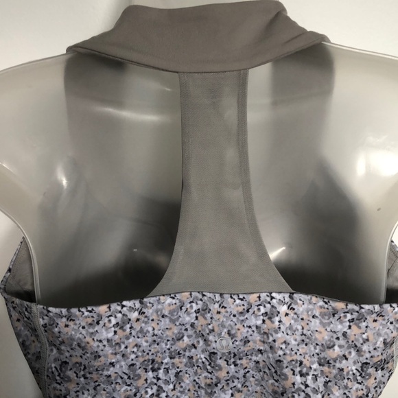 Lululemon Perfect Yoga tank - Picture 4 of 8